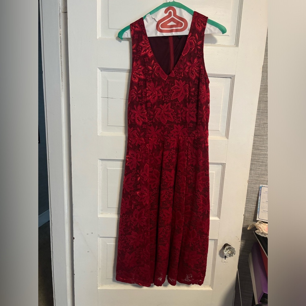 Elegant Red Floral Lace Dress